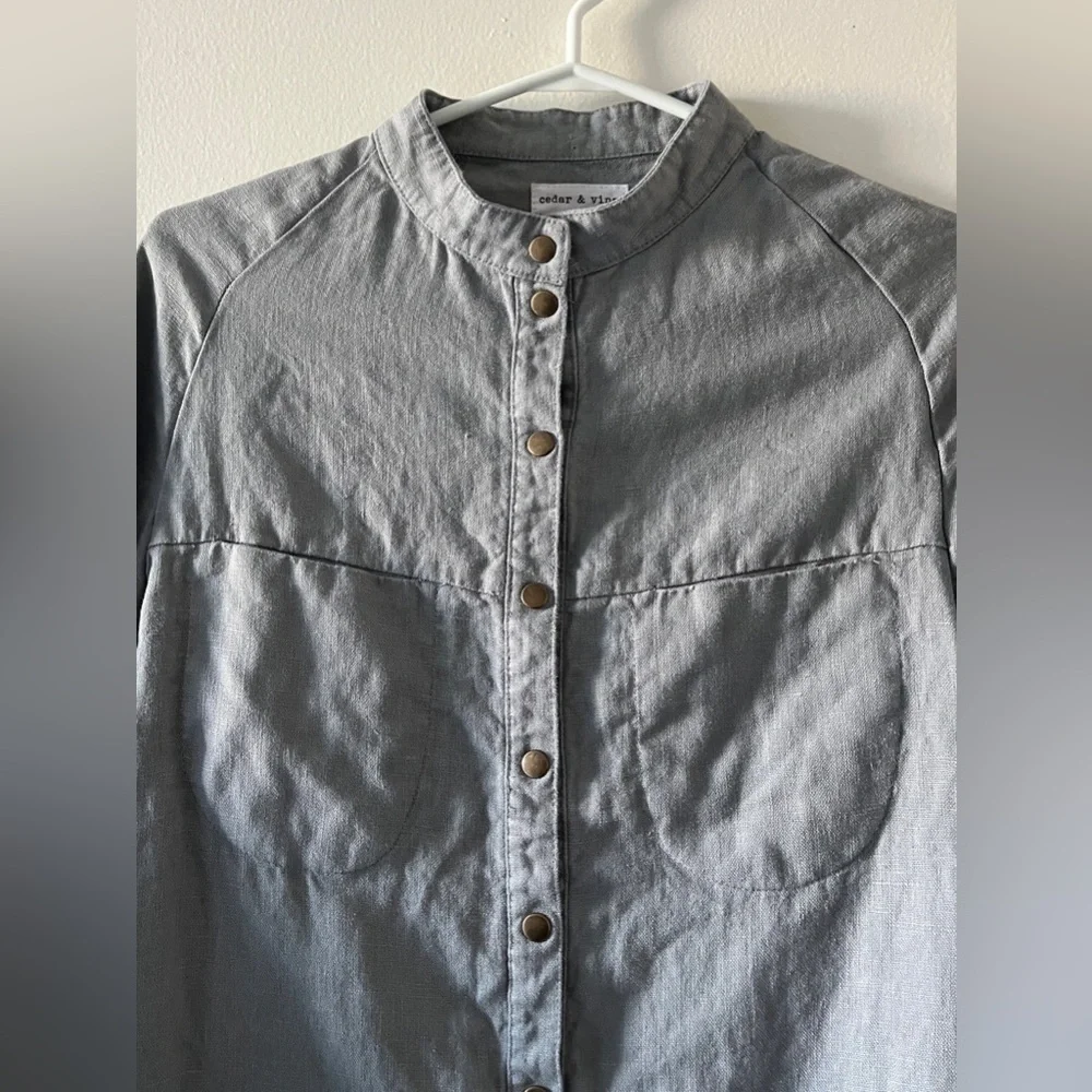 Cedar & Vine Lisa Shirt 100% Linen Light Gray Button Down Made In Canada - Picture 4 of 8